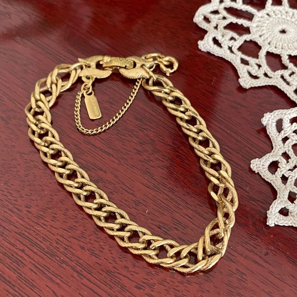 Gold Charm Bracelet arm candy Monet links